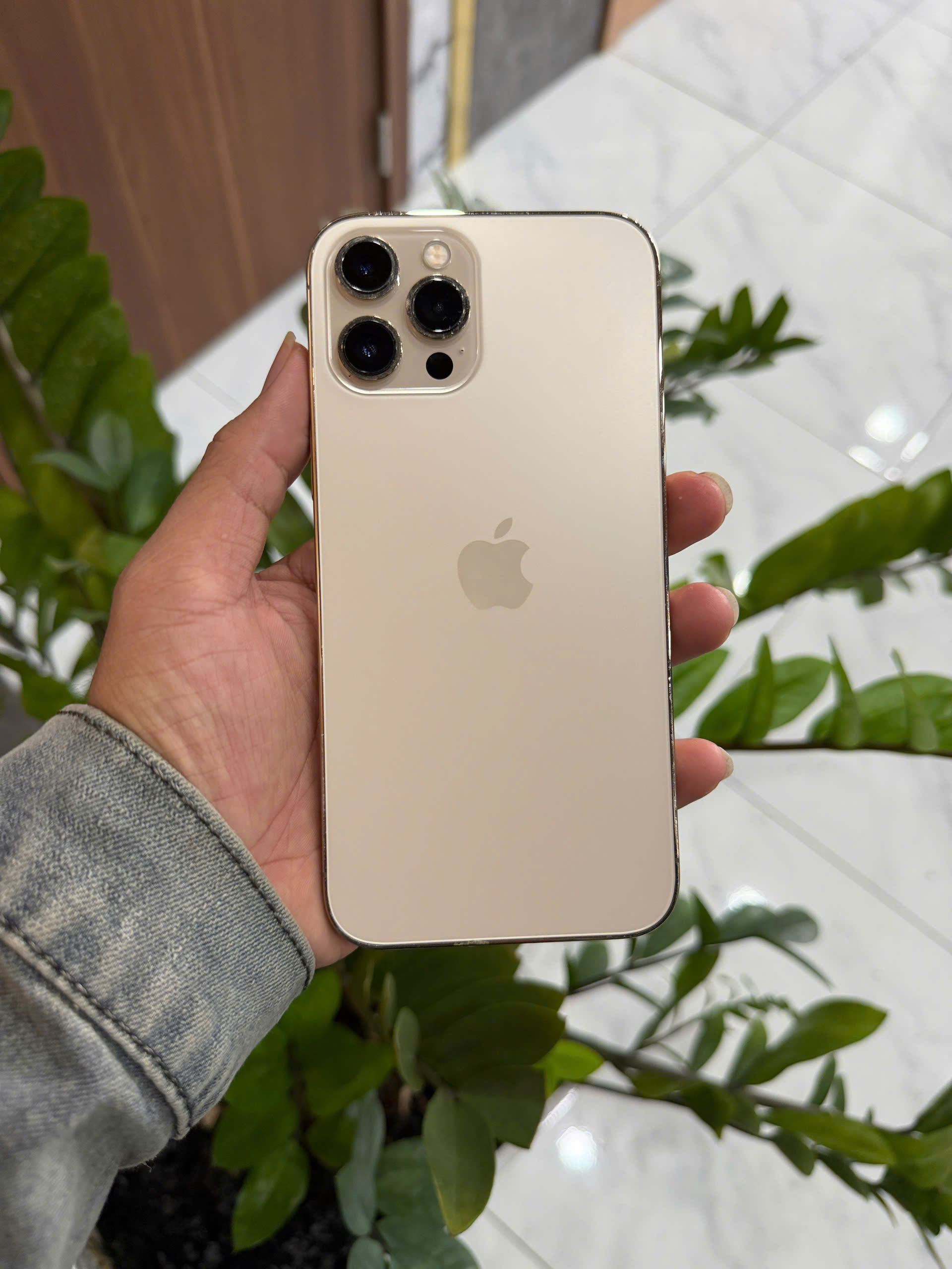 iphone 12 promax 128G quốc tế vàng pin new 100%
